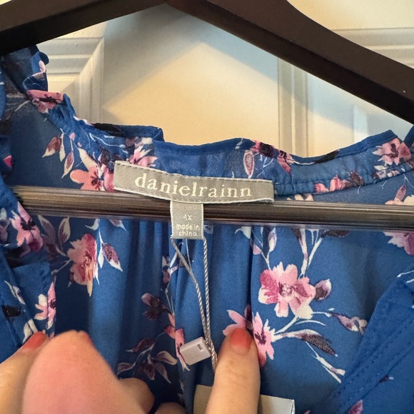 Daniel Rainn Blue Pink Sleeveless Ruffled Blouse - Picture 4 of 4